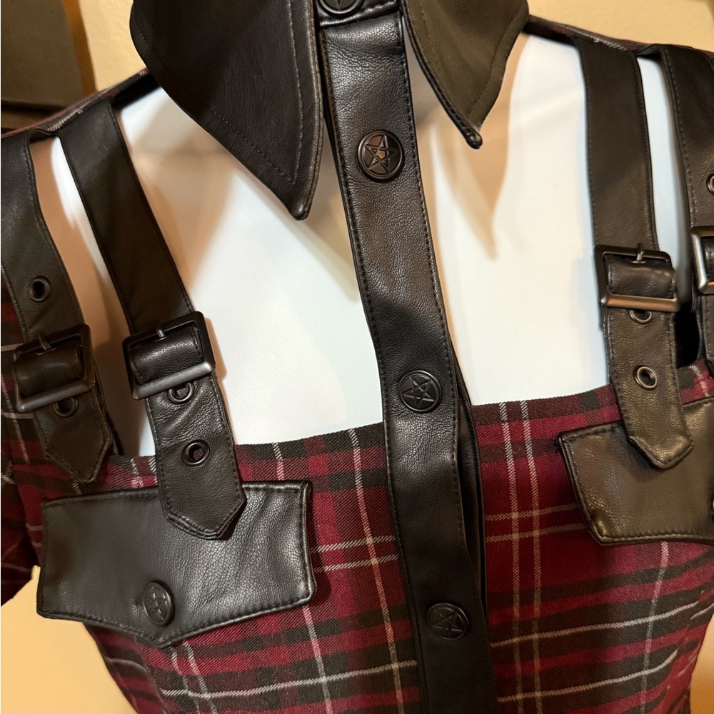 Killstar ALL ATTITUDE CUT-OUT
DRESS[BLOOD TARTAN] Plaid with Black Leather Trim - Picture 2 of 8
